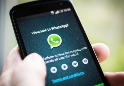 Los españoles dedican más de 5 horas a la semana a WhatsApp