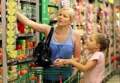 Padres y consumidores: van al super y eligen productos sanos para sus hijos Padres y consumidores: van al super y eligen productos sanos para sus hijos